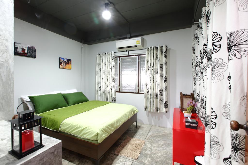 Mon Lodge & Yoga Donmueang Bangkok Værelse billede