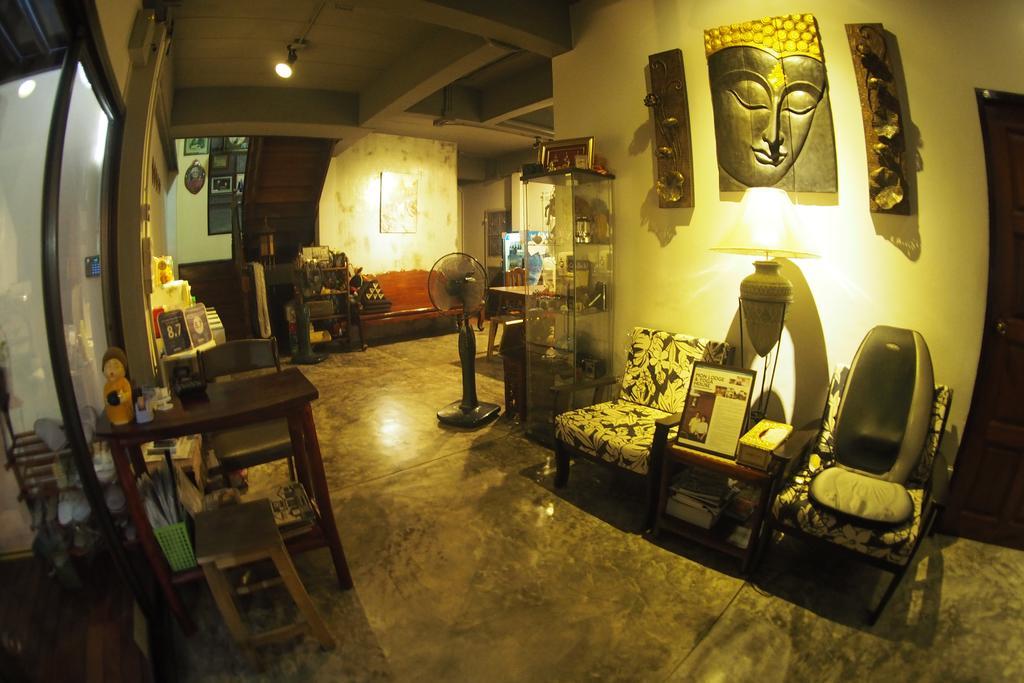 Mon Lodge & Yoga Donmueang Bangkok Eksteriør billede