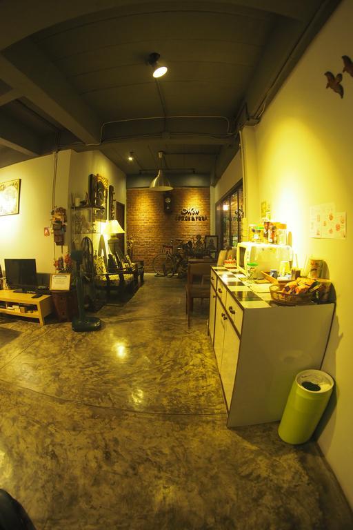 Mon Lodge & Yoga Donmueang Bangkok Eksteriør billede