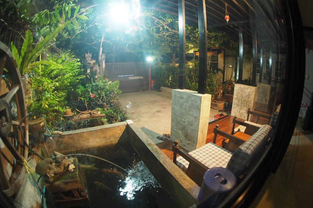 Mon Lodge & Yoga Donmueang Bangkok Eksteriør billede