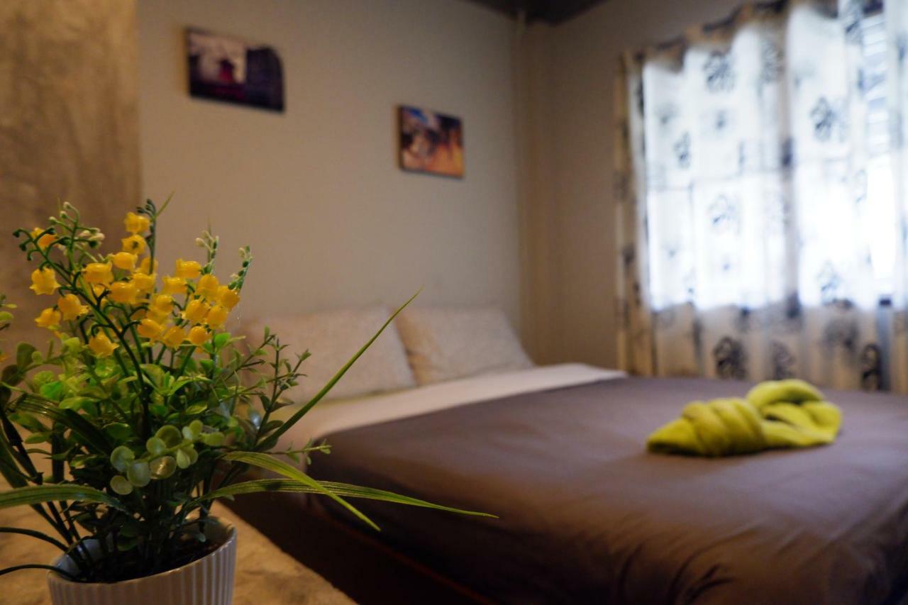 Mon Lodge & Yoga Donmueang Bangkok Eksteriør billede