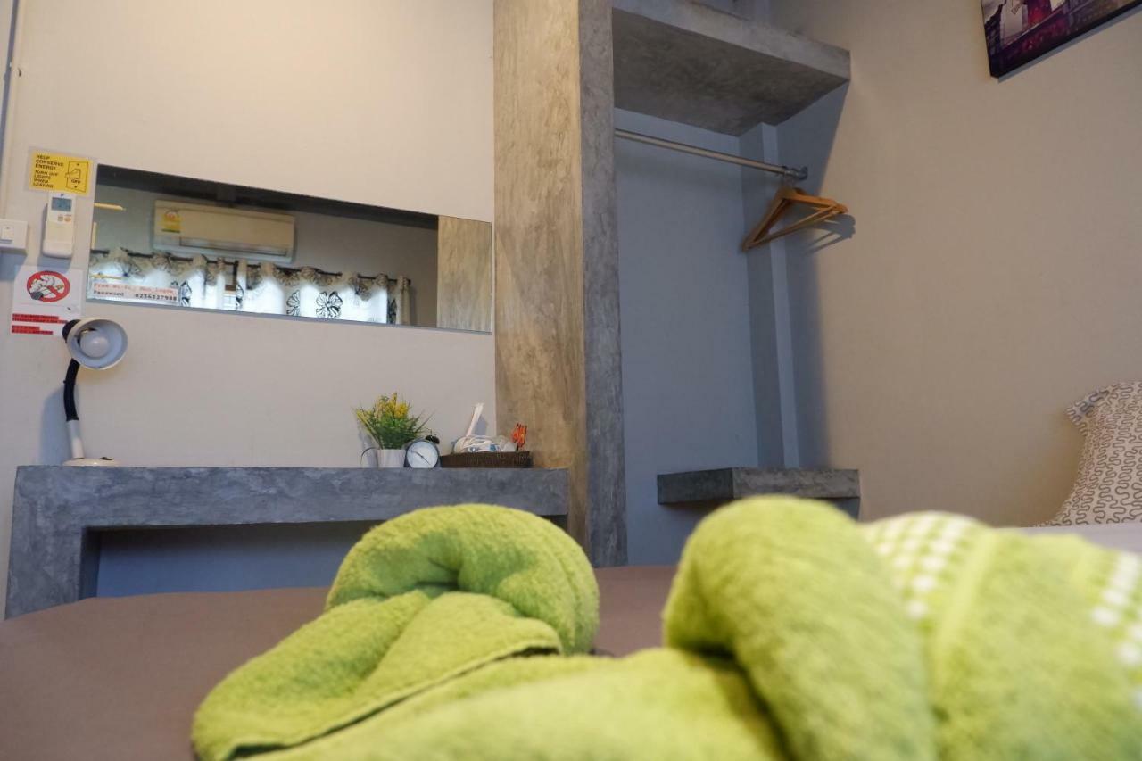 Mon Lodge & Yoga Donmueang Bangkok Eksteriør billede