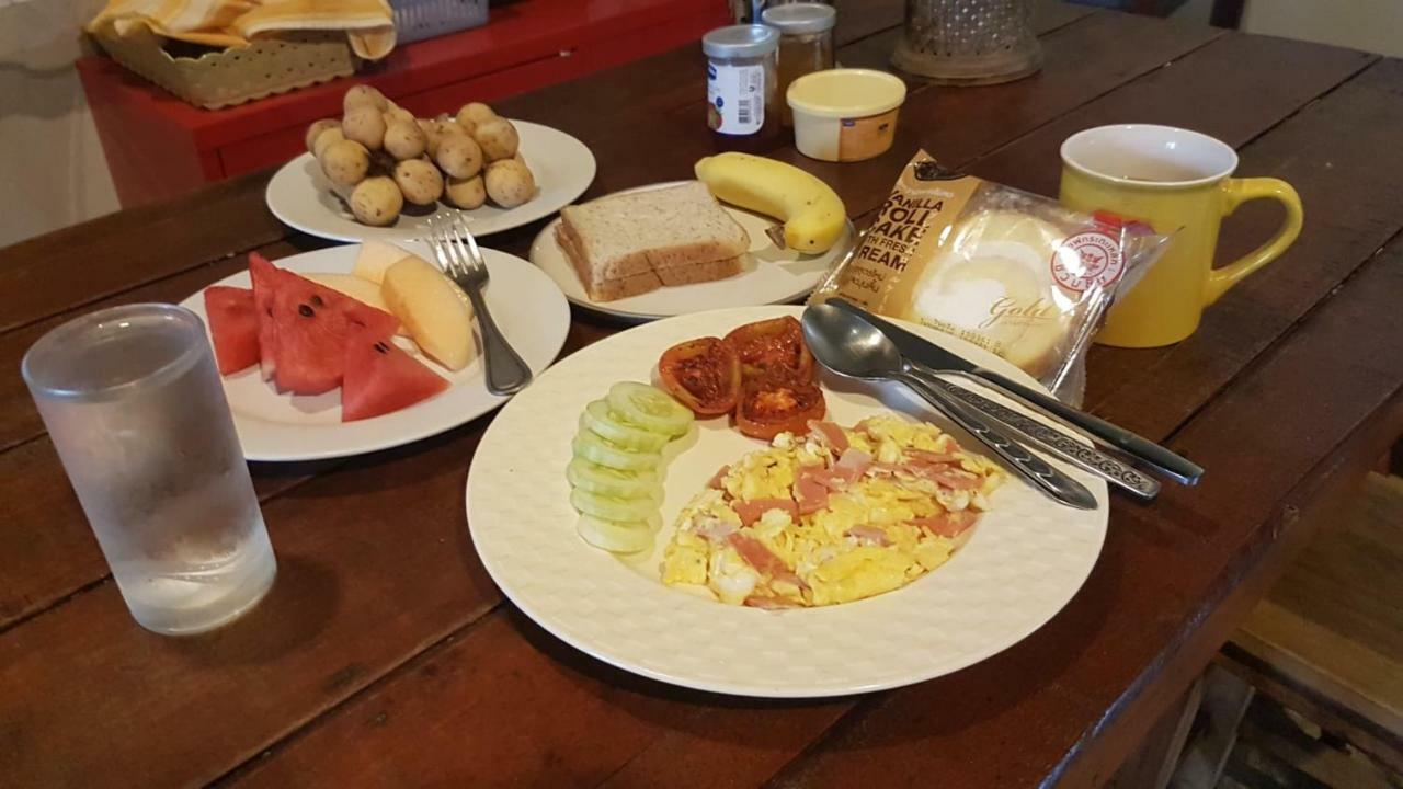 Mon Lodge & Yoga Donmueang Bangkok Eksteriør billede